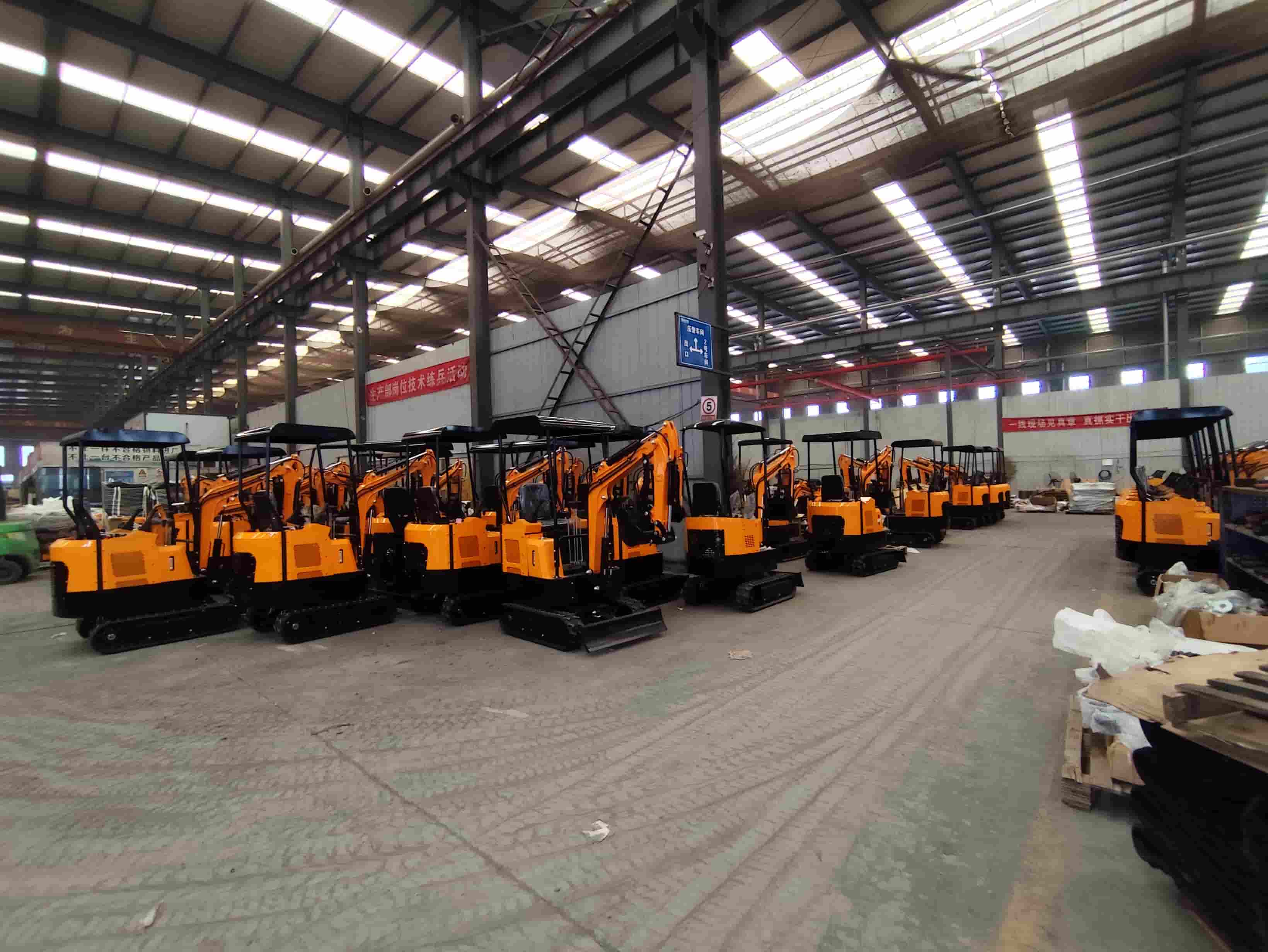 Production lines are bustling with activity as Glorymax's mini excavator overseas orders steadily increase. Production lines are bustling with activity as Glorymax's mini excavator overseas orders steadily increase.